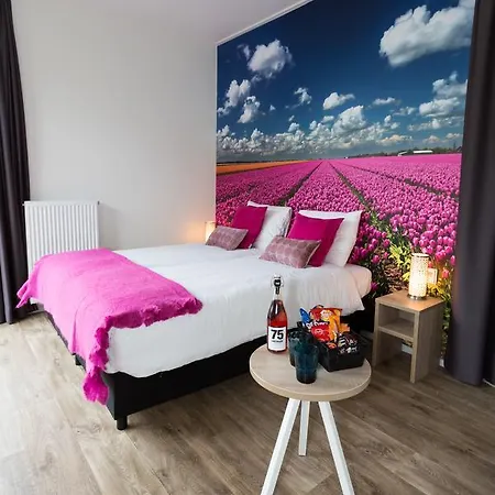 1883 Hotel 2*